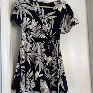 Black flowy floral romper, medium